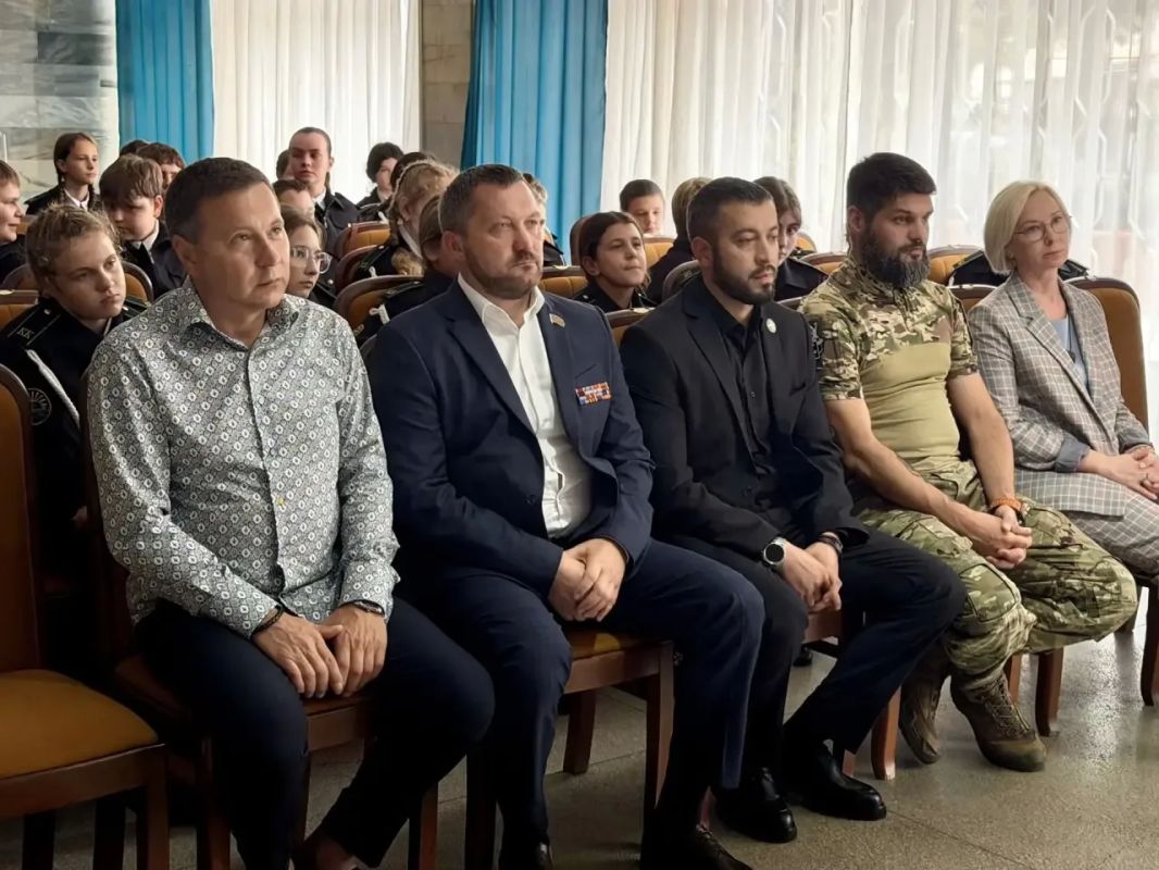 30 сентября отмечается День воссоединения Донецкой и Луганской Народных Республик, Запорожской и Херсонской областей с Российской Федерацией 30 сентября отмечается День воссоединения Донецкой и Луганской Народных Республик, Запорожской и Херсонской областей с Российской Федерацией