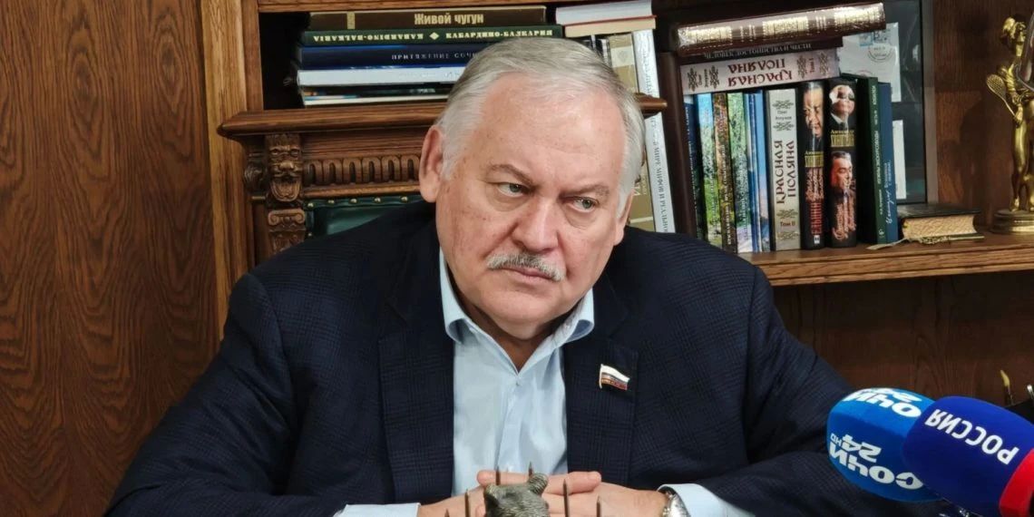 Константин Затулин помогает сочинке получить необходимое лекарство