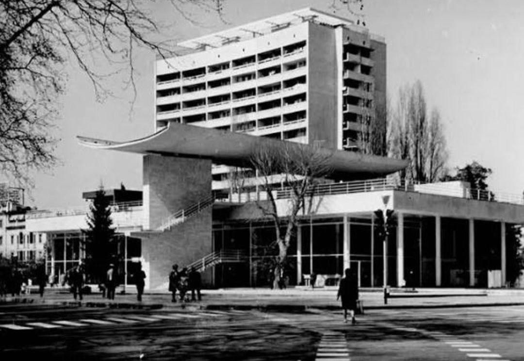 История улицы Навагинская. Навагинская — главный променад Сочи, местный «Арбат» История улицы Навагинская. Навагинская — главный променад Сочи, местный «Арбат»