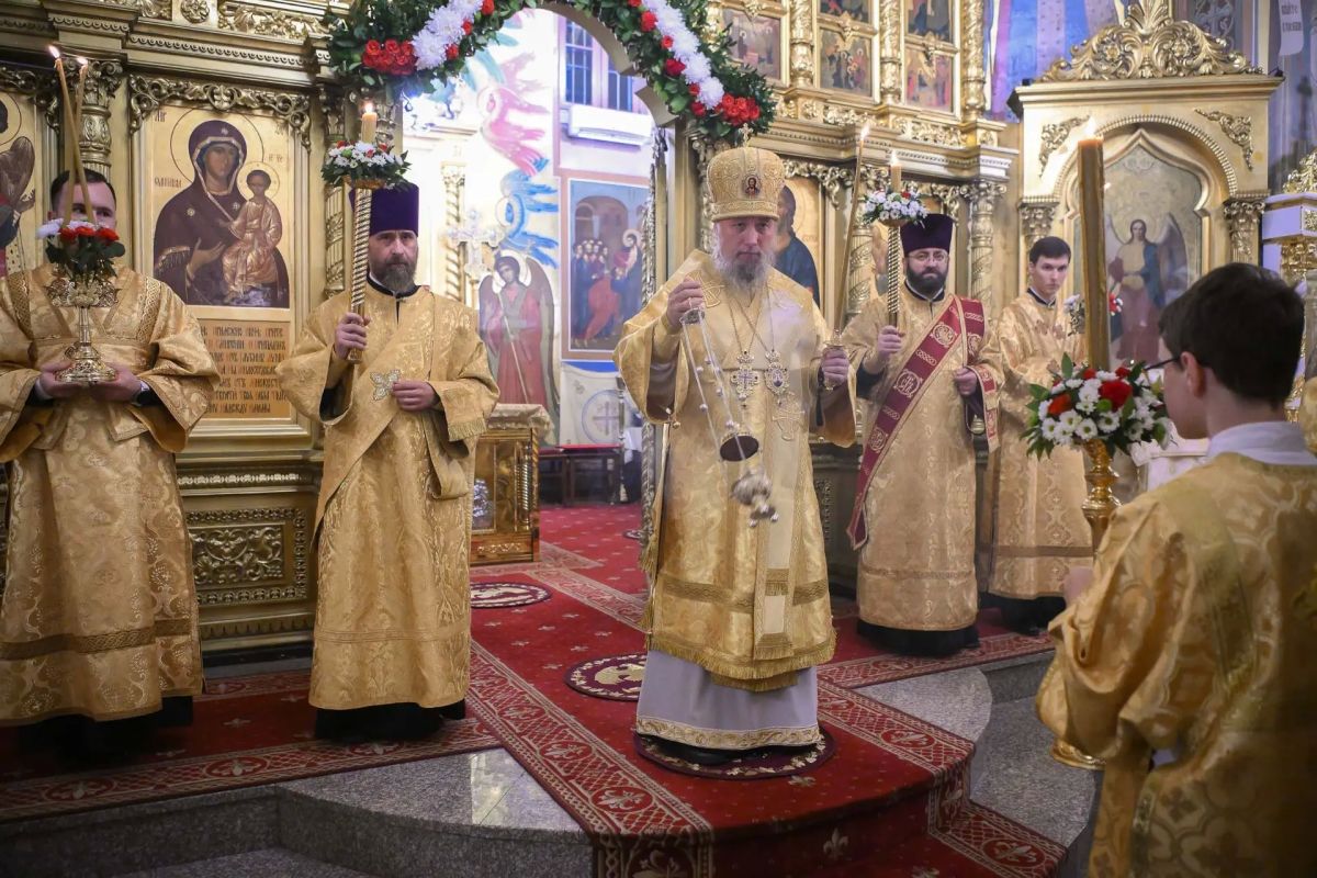 В Сочи отмечают 135-летие со дня освящения собора Архистратига Михаила В Сочи отмечают 135-летие со дня освящения собора Архистратига Михаила