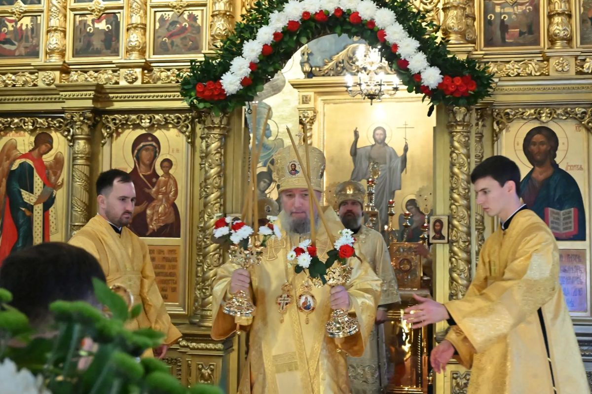 В Сочи отмечают 135-летие со дня освящения собора Архистратига Михаила В Сочи отмечают 135-летие со дня освящения собора Архистратига Михаила