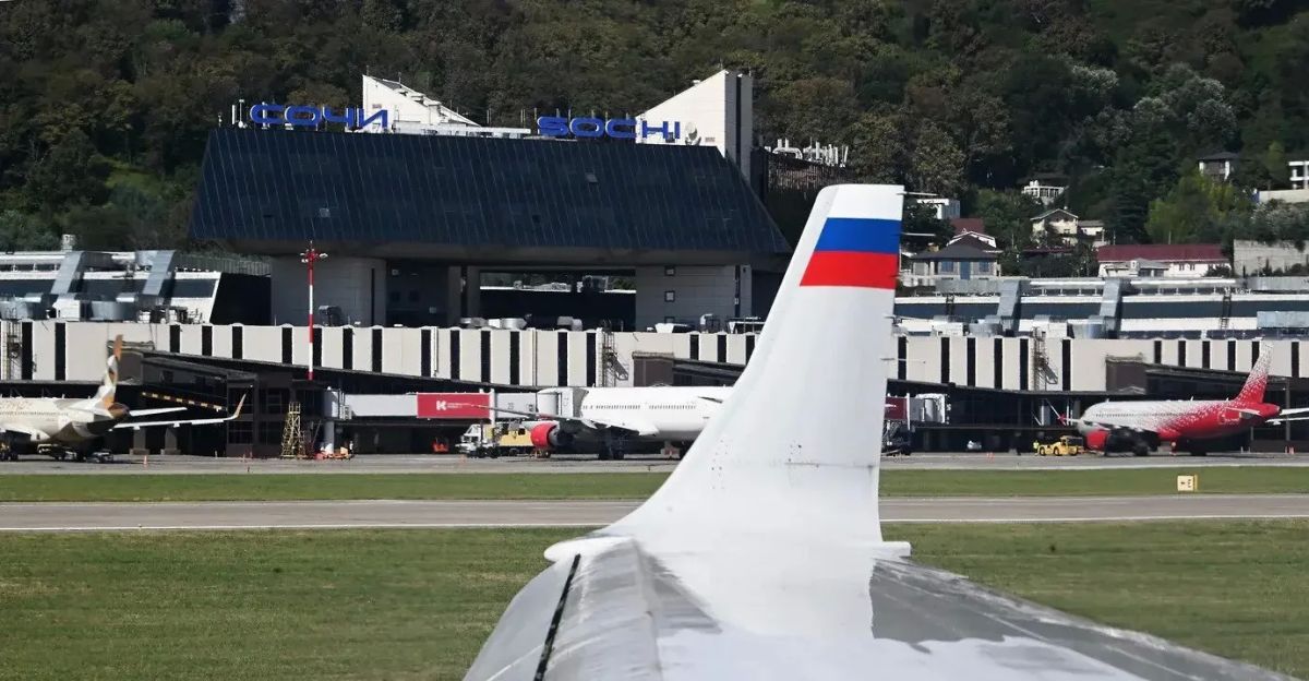 Аэропорт Сочи для обеспечения безопасности полетов гражданских воздушных судов ввел временные ограничения на прием и выпуск воздушных судов