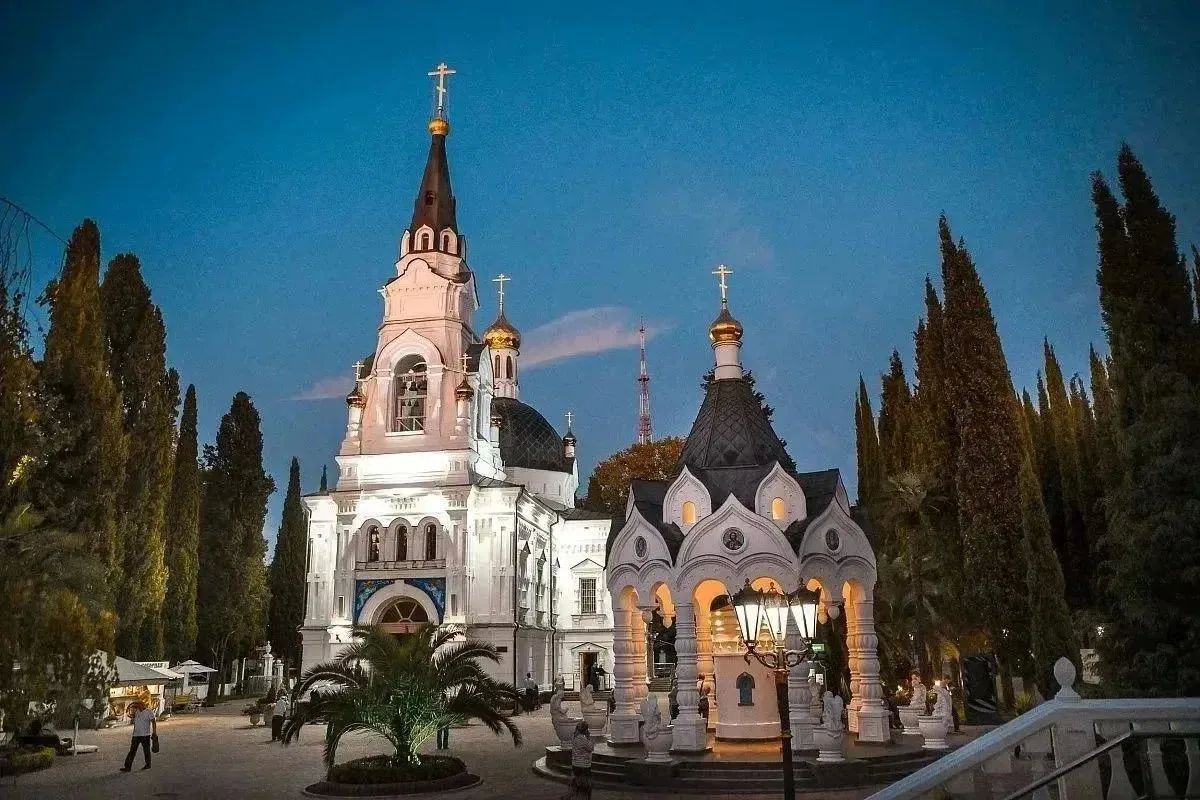 В Сочи отпраздновали 135-летие старейшего на побережье Краснодарского края православного собора Михаила Архангела В Сочи отпраздновали 135-летие старейшего на побережье Краснодарского края православного собора Михаила Архангела