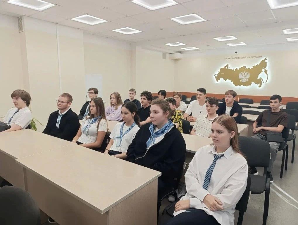 Выпускники города Сочи на вебинаре КубГУ: шаг к успешной сдаче экзаменов Выпускники города Сочи на вебинаре КубГУ: шаг к успешной сдаче экзаменов
