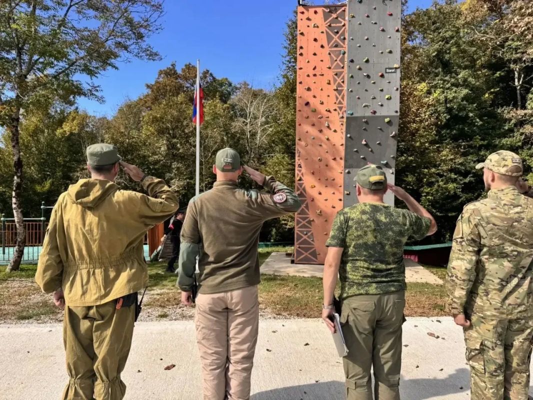 На форумной площадке «Мы — опора Родины» начались пятидневные сборы по основам военной службы для ребят из гимназии №16, школы №18 и лицея №22 На форумной площадке «Мы — опора Родины» начались пятидневные сборы по основам военной службы для ребят из гимназии №16, школы №18 и лицея №22