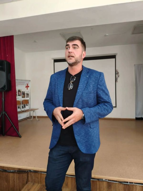 В Сочинском медицинском колледже прошёл расширенный «Маршрут безопасности» — будущие медики собрались, чтобы обсудить угрозы, которые реально встречаются в современном городе В Сочинском медицинском колледже прошёл расширенный «Маршрут безопасности» — будущие медики собрались, чтобы обсудить угрозы, которые реально встречаются в современном городе