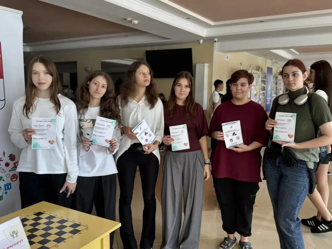 14 октября. Центр национальных культур имени К. С. Мазлумяна. «Профилактический маршрут безопасности» — и более 500 молодых людей в зале 14 октября. Центр национальных культур имени К. С. Мазлумяна. «Профилактический маршрут безопасности» — и более 500 молодых людей в зале