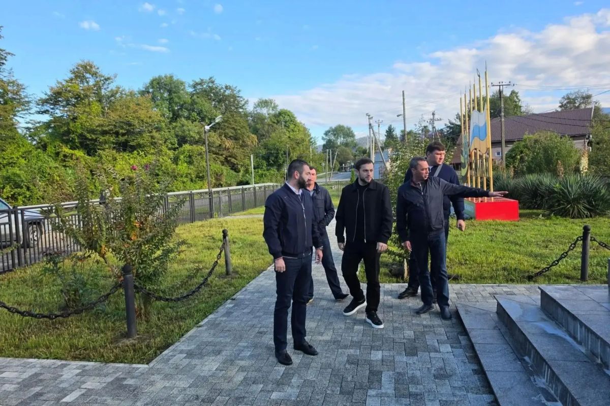 В Сочи продолжается благоустройство городских территорий В Сочи продолжается благоустройство городских территорий