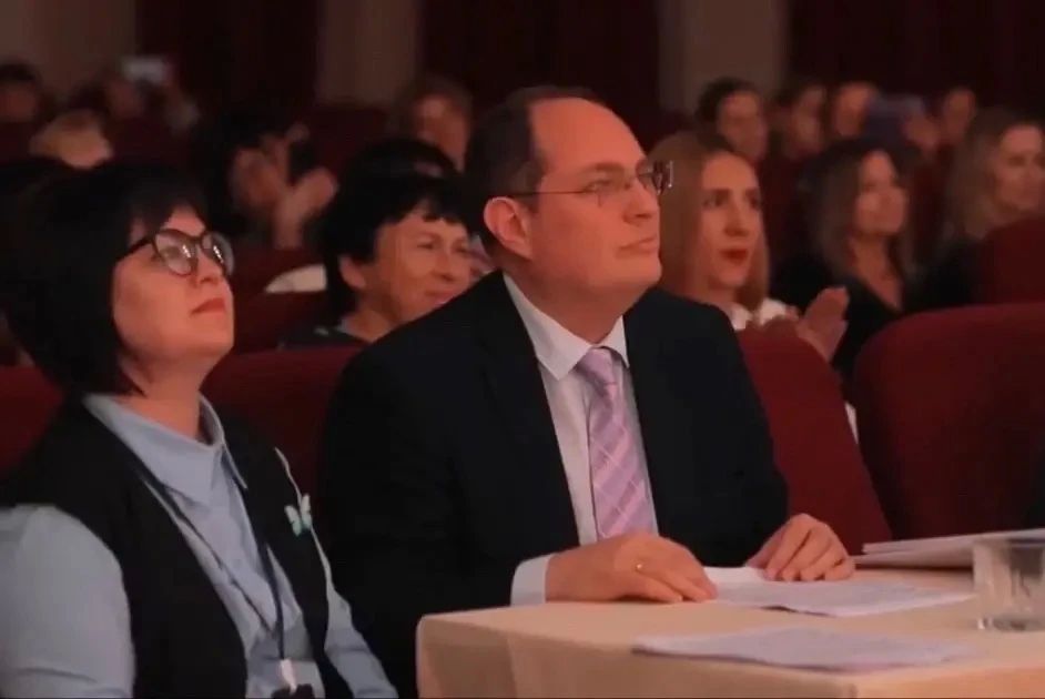 В рамках федерального проекта «Деятели искусств — молодым дарованиям России» состоялись творческие встречи и мастер-классы ведущих педагогов творческих вузов страны по направлениям «Хоровое пение» и «Театральное искусство» В рамках федерального проекта «Деятели искусств — молодым дарованиям России» состоялись творческие встречи и мастер-классы ведущих педагогов творческих вузов страны по направлениям «Хоровое пение» и «Театральное искусство»