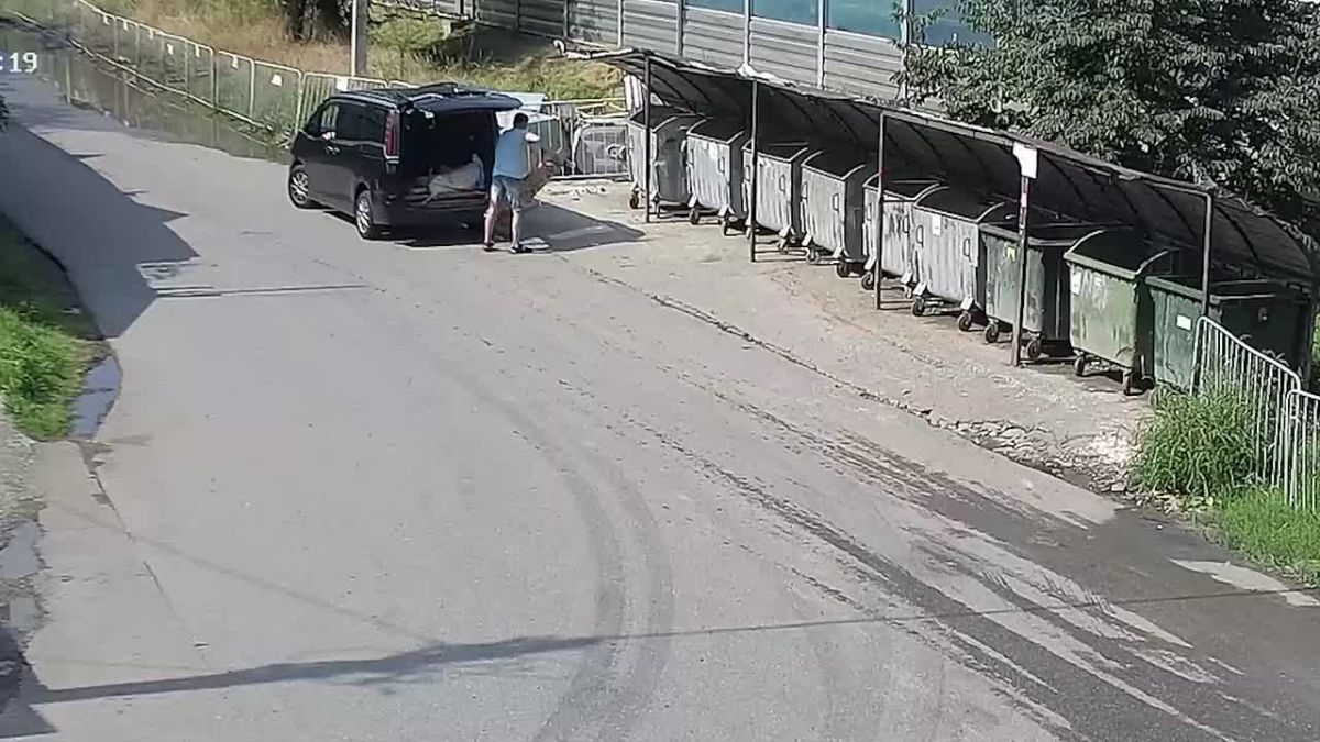 Строительный мусор, обрезь деревьев и кустарников, крупногабаритные вещи (мебель, бытовая техника и т.п.) складировать на обычных контейнерных площадках запрещено