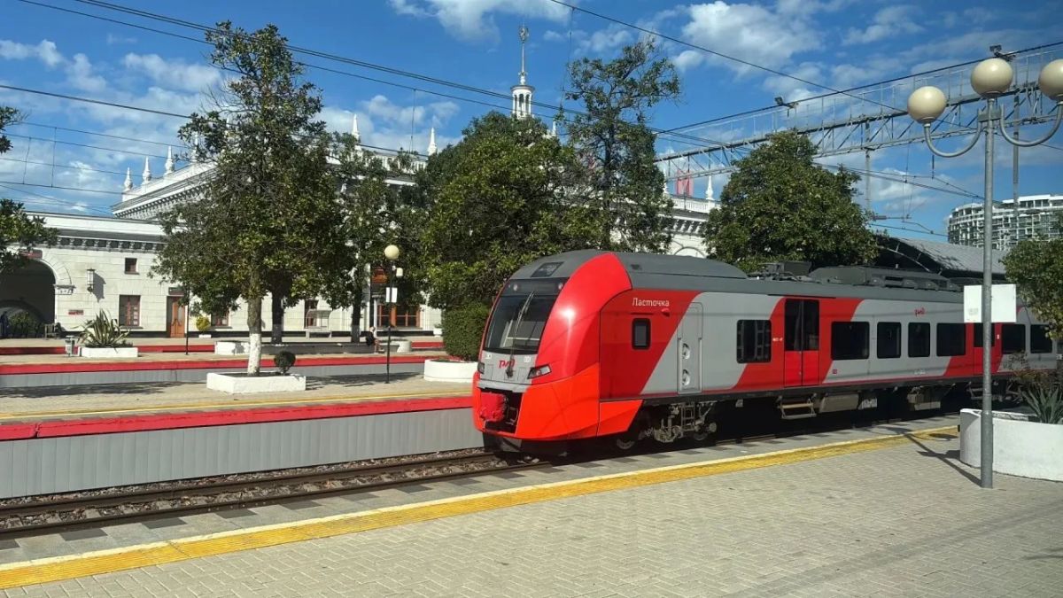 По техническим причинам вводится остановка на остановочном пункте Смена пригородному поезду № 6805 Туапсе–Сириус и частично изменяется расписание движения пригородного поезда № 6006 Аэропорт–Туапсе