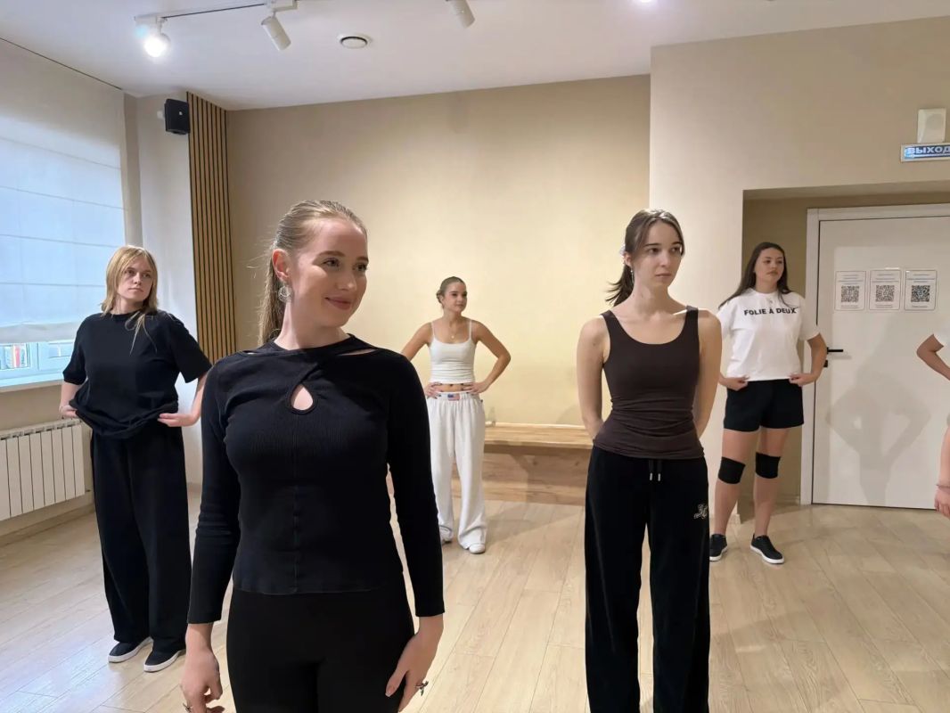 В Доме молодёжи стартовала подготовка к конкурсу «Мисс студенчество»! Впереди наших участниц ждут яркие репетиции, новые знакомства, работа над собой и, конечно, незабываемые эмоции! Мы рады представить вам состав наших... В Доме молодёжи стартовала подготовка к конкурсу «Мисс студенчество»! Впереди наших участниц ждут яркие репетиции, новые знакомства, работа над собой и, конечно, незабываемые эмоции! Мы рады представить вам состав наших...