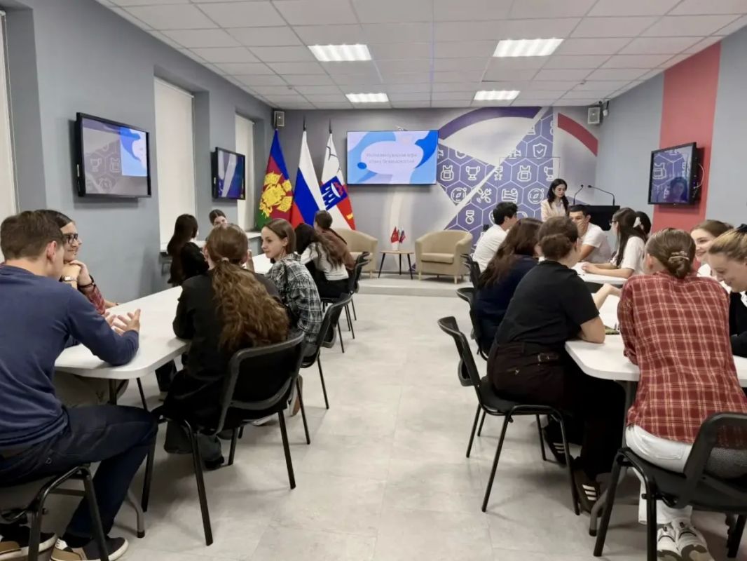 В цифровом Доме Юнармии состоялась интеллектуальная игра «Квиз безопасности» В цифровом Доме Юнармии состоялась интеллектуальная игра «Квиз безопасности»