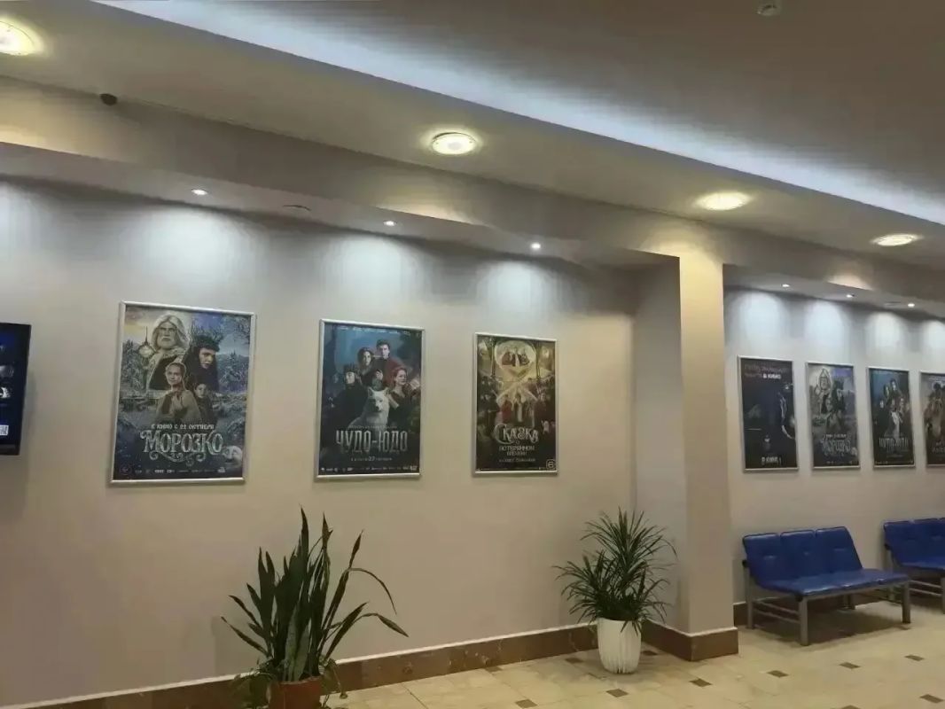 В рамках муниципальной программы городакурорта Сочи «Развитие отрасли «Культура» в «АМЦ «Родина» продолжаются ремонтные работы фасада и помещений здания В рамках муниципальной программы городакурорта Сочи «Развитие отрасли «Культура» в «АМЦ «Родина» продолжаются ремонтные работы фасада и помещений здания