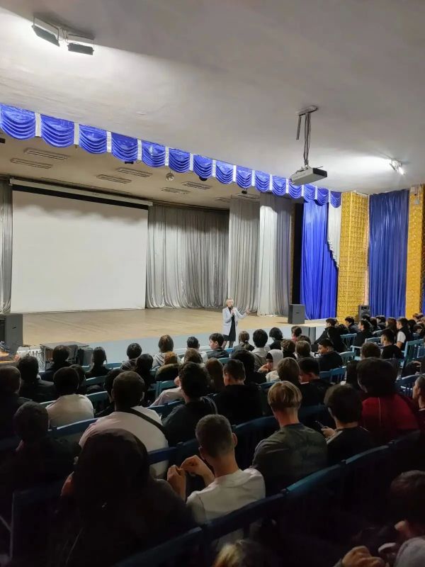 В Сочинском профессиональном техникуме прошел «Маршрут безопасности» В Сочинском профессиональном техникуме прошел «Маршрут безопасности»