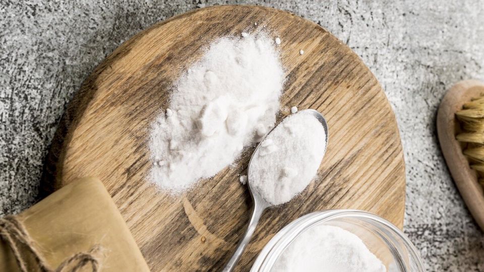Секреты кухонных хозяйств: как активированный уголь и сода помогут избавиться от запахов в шкафу