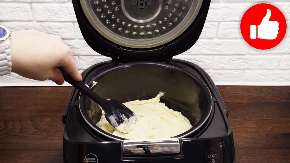 Простой рецепт манника на кефире с творогом