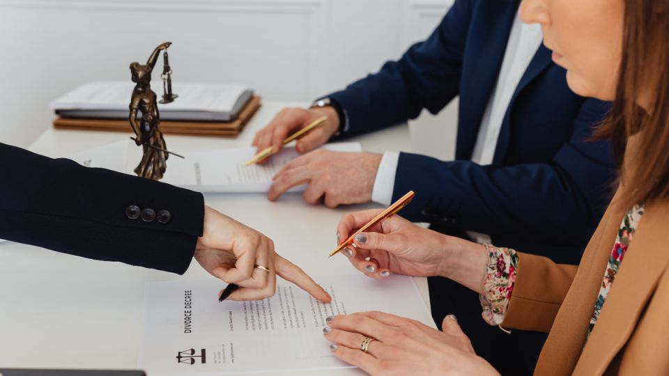 Слепое доверие: как пенсионеры потеряли квартиру из-за невнимательности