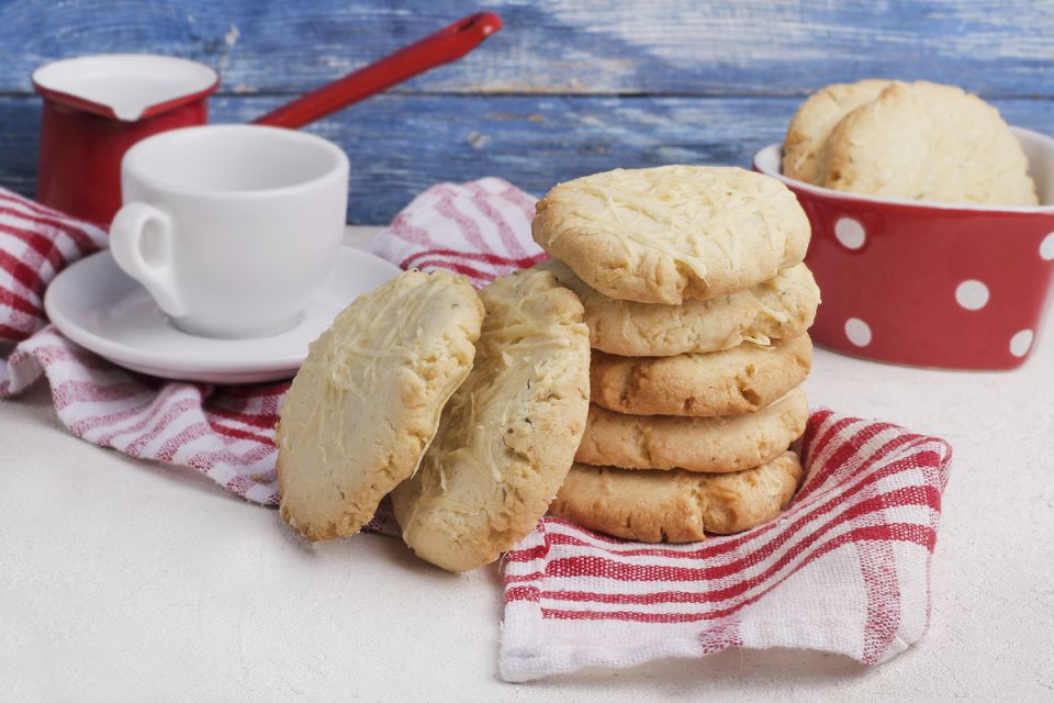 Песочное пармезановое печенье с ароматом тимьяна